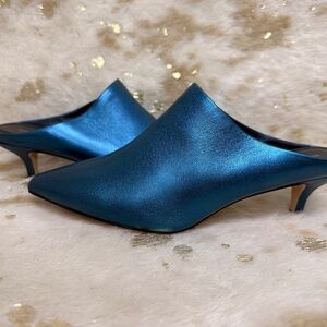 Pour La Victoire Womens Metallic Blue Leather Mule Kitten Heel Shoes Size 7.5
